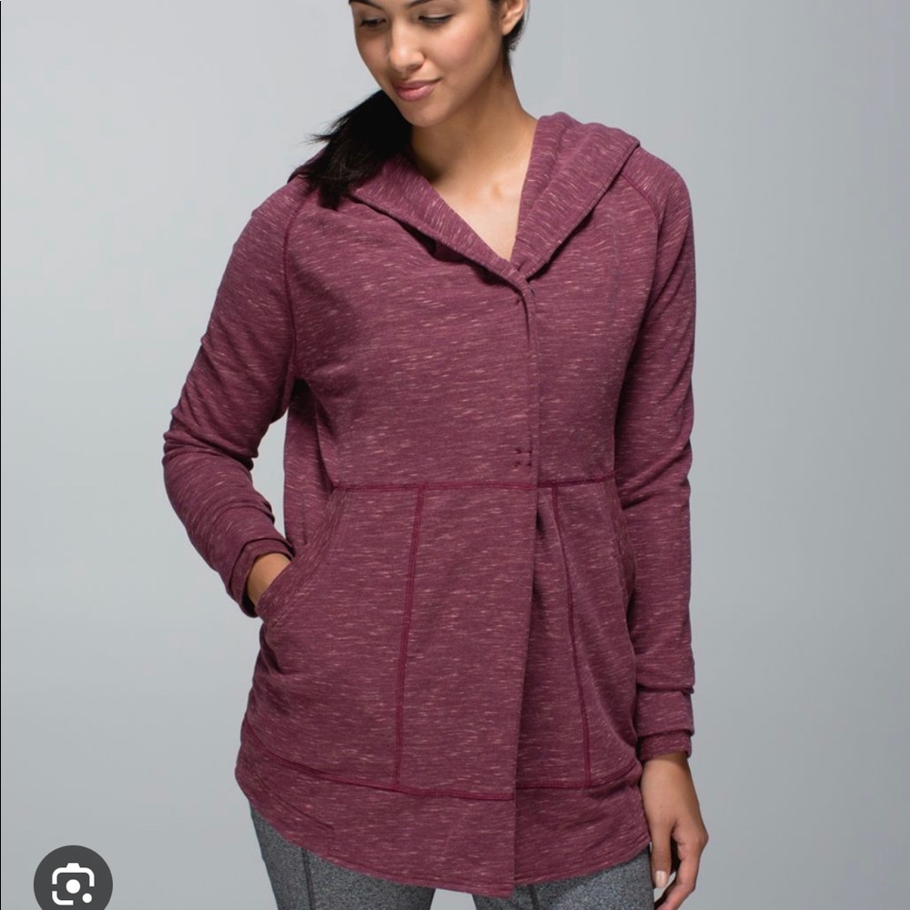 𝅺LULULEMON Find Your Centre Wrap size 6 EUC